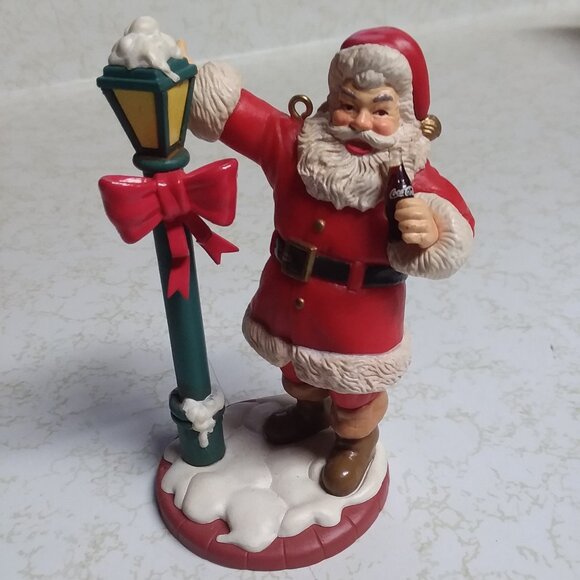 Coca Cola "Santa At The Lamp Post" Trim A Tree Collection Vintage 1993 - Picture 1 of 8